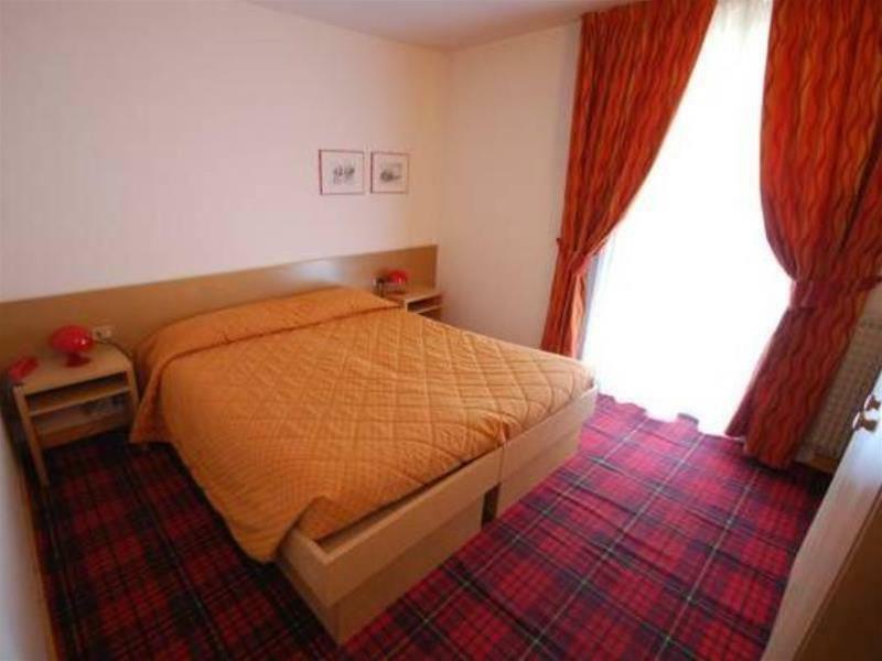 Bepy Hotel Garni Giustino Dış mekan fotoğraf